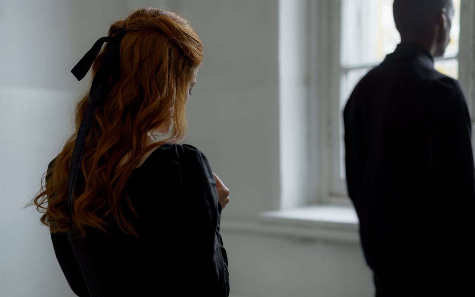 The Quiet Red Flags People Ignore — 8 Signs Worth Trusting