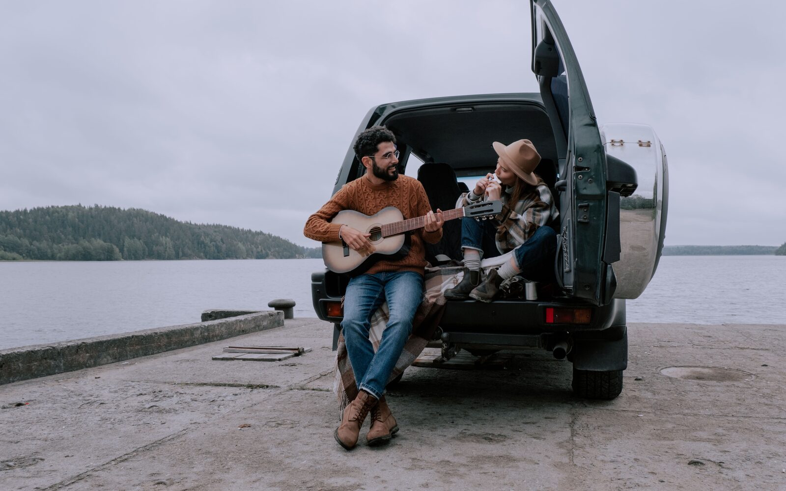 What Falling in Love Slowly Actually Looks Like